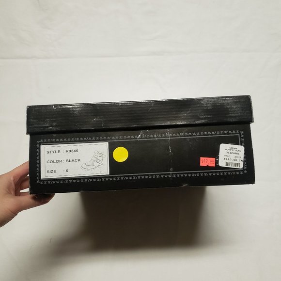 Dena & Ozzy Black Leather Booties - Picture 4 of 4